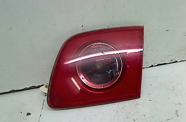Feu arrière intérieur droit Mazda 3 A trois volumes (BK) 1.6 di turbo (bk12y) (2004-2009) occasion