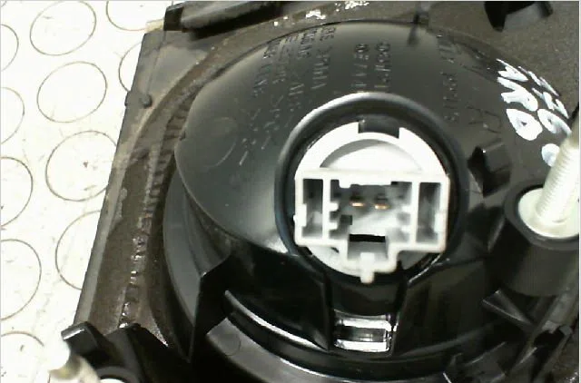 Feu arrière intérieur droit Mazda 3 (BK) 1.6 di turbo (2004-2009) occasion