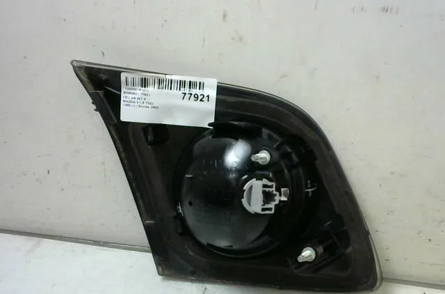 Feu arrière intérieur droit Mazda 3 (BK) 1.6 di turbo (2004-2009) occasion
