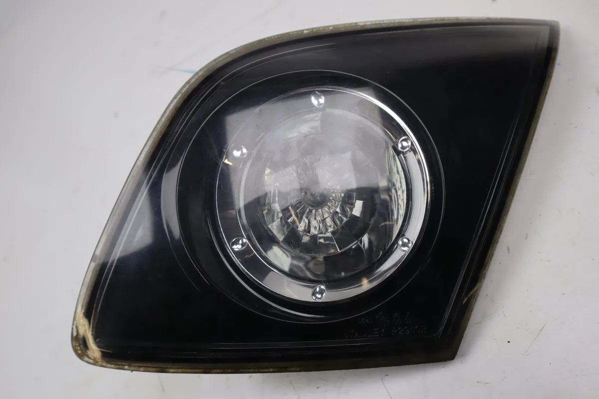 Feu arrière intérieur droit Mazda 3 (BK) 1.6 di turbo (2004-2009) occasion