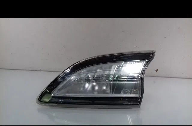 Feu arrière intérieur droit Mazda 3 (BL) 2.0 mzr (blefw) (2009-2014) occasion
