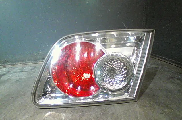 Feu arrière intérieur droit Mazda 6 Hatchback (GG) 2.0 di (gg14) (2002-2007) occasion