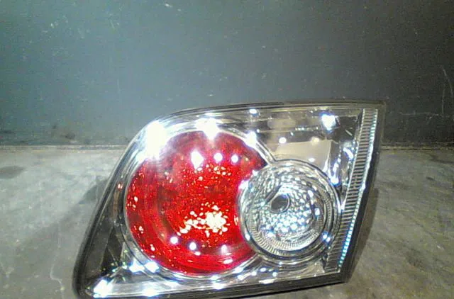 Feu arrière intérieur droit Mazda 6 Hatchback (GG) 2.0 di (gg14) (2002-2007) occasion