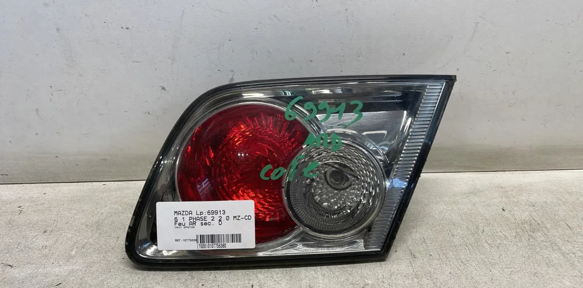 Feu arrière intérieur droit Mazda 6 Hatchback (GG) 2.0 di (gg14) (2002-2007) occasion
