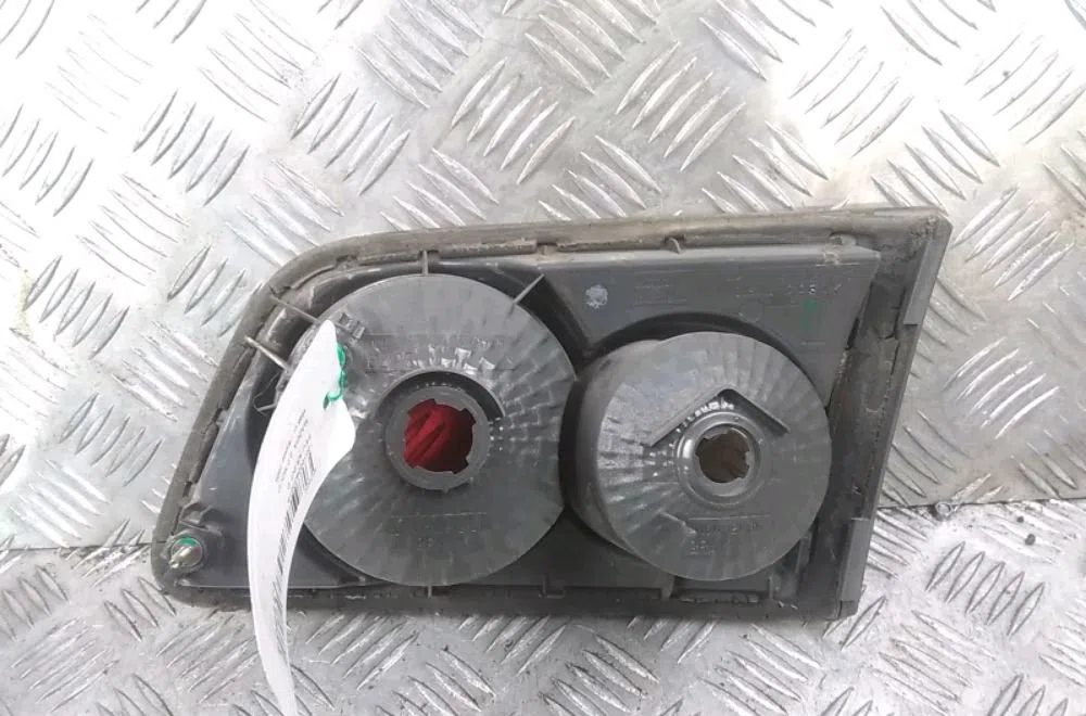 Feu arrière intérieur droit Mazda 6 Station Wagon (GY) 2.0 di (gy19) (2002-2005) occasion