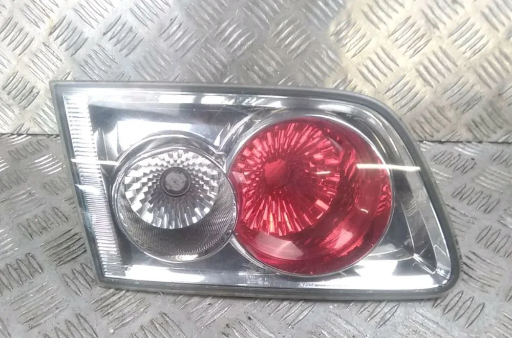 Feu arrière intérieur droit Mazda 6 Station Wagon (GY) 2.0 di (gy19) (2002-2005) occasion