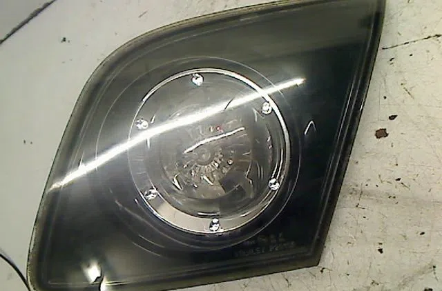 Feu arrière intérieur droit MAZDA MAZDA3 1.6 MZ CD - 110 occasion