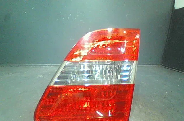 Feu arrière intérieur droit Mercedes-benz CLASSE B Sports Tourer (W245) B 200 cdi (245.208) (2005-2011) occasion