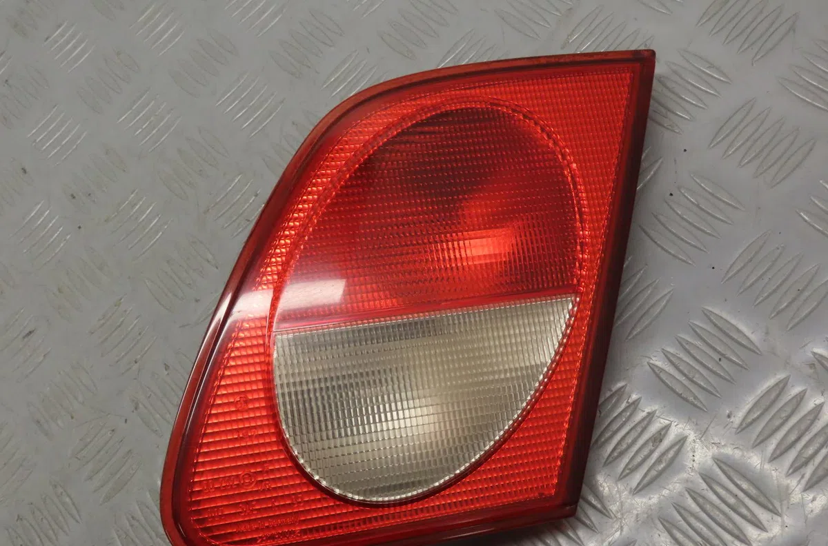 Feu arrière intérieur droit Mercedes-benz CLASSE E (W210) E 320 (210.065) (1997-2002) occasion