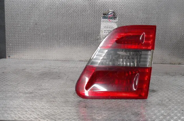 Feu arrière intérieur droit MERCEDES CLASSE B 245  CLASSE B 245 PHASE 2 occasion