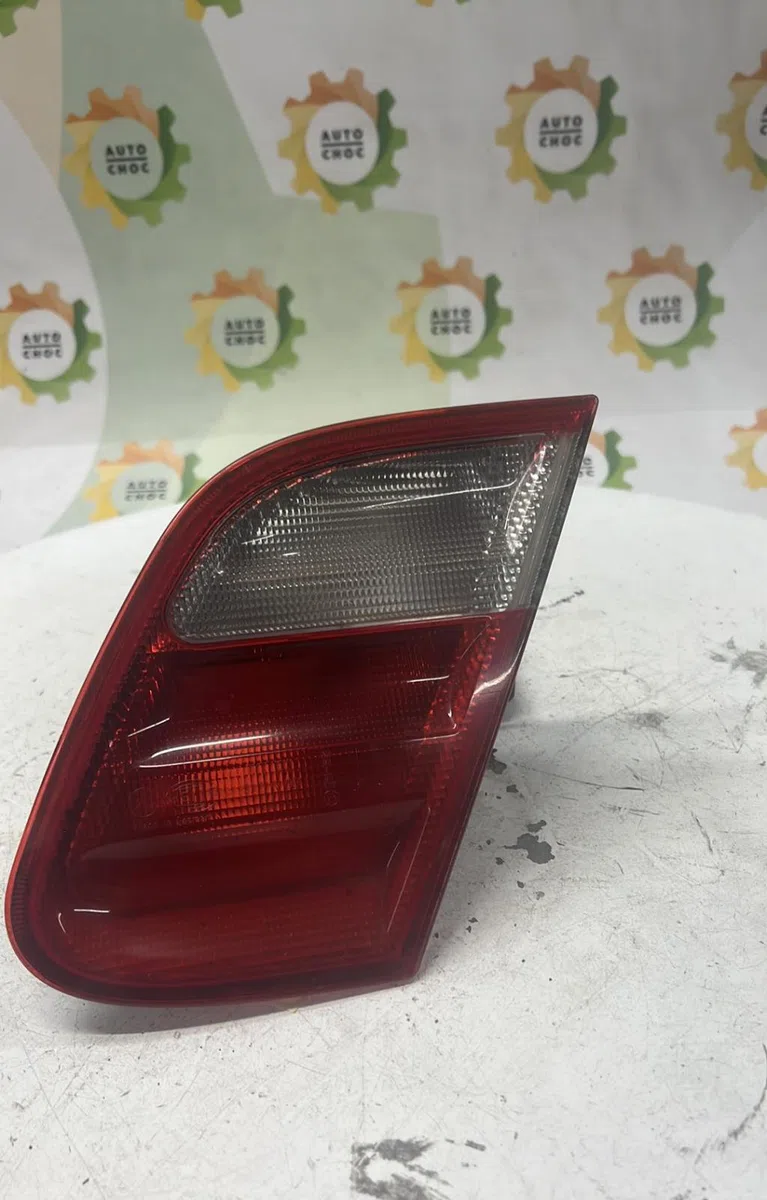 Feu arrière intérieur droit MERCEDES CLASSE CLK 208 PHASE 1 COUPE occasion