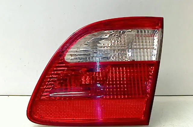 Feu arrière intérieur droit MERCEDES CLASSE E III 2006 occasion