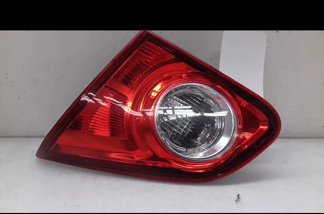 Feu arrière intérieur droit NISSAN QASHQAI I 2008 occasion