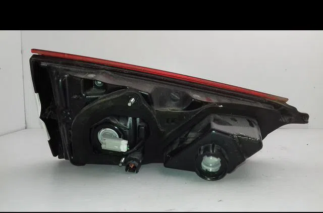 Feu arrière intérieur droit Nissan QASHQAI II SUV (J11, J11_) 1.2 dig-t (2013) occasion