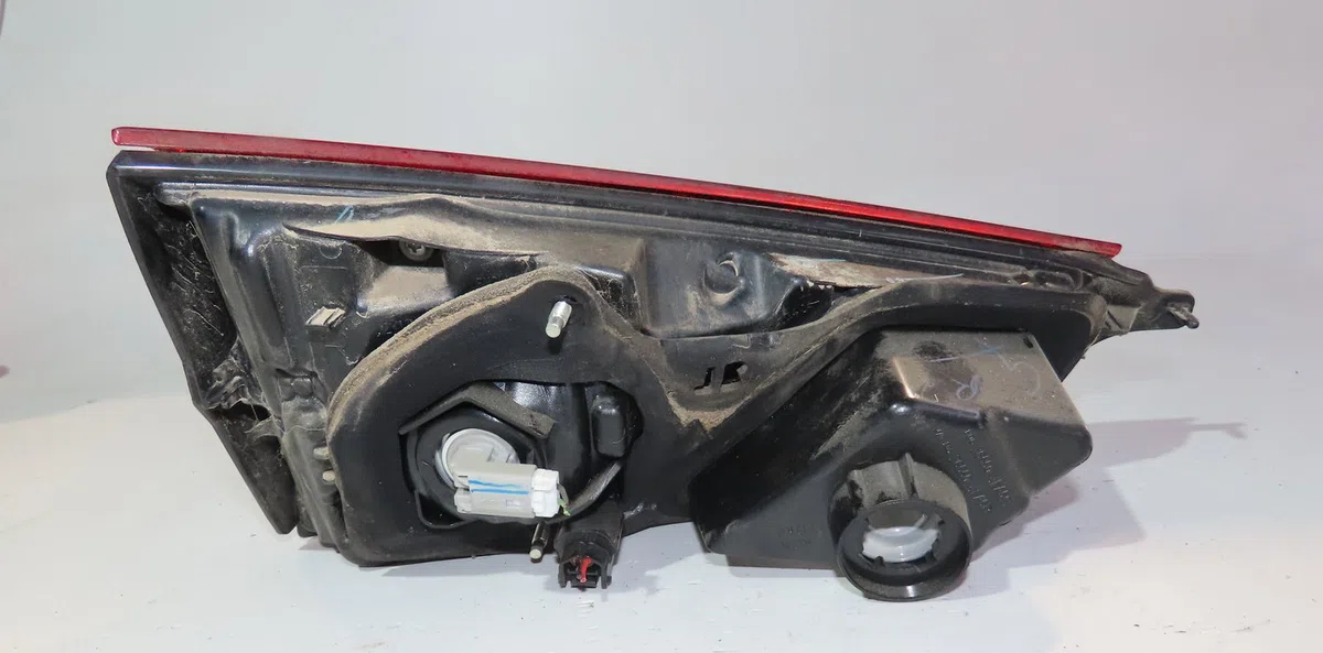 Feu arrière intérieur droit Nissan QASHQAI II SUV (J11, J11_) 1.5 dci (2013) 5 portes occasion