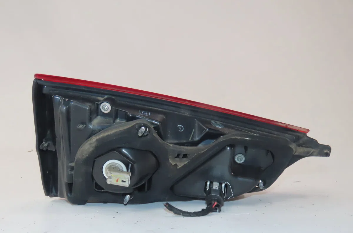 Feu arrière intérieur droit Nissan QASHQAI II SUV (J11, J11_) 1.5 dci (2013) 5 portes occasion