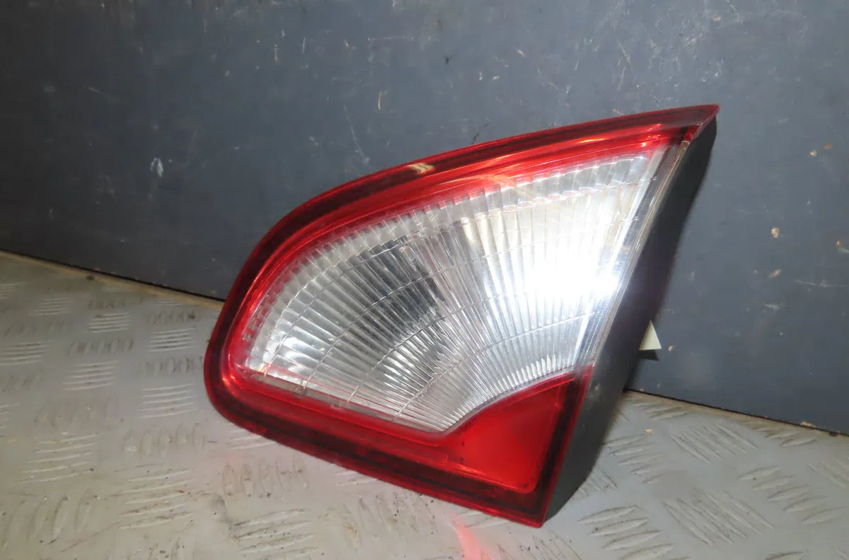 Feu arrière intérieur droit NISSAN QASHQAI occasion