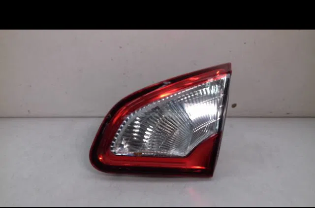 Feu arrière intérieur droit Nissan QASHQAI - QASHQAI 2 I (J10, NJ10, JJ10E) 1.5 dci (2010-2013) 5 portes occasion