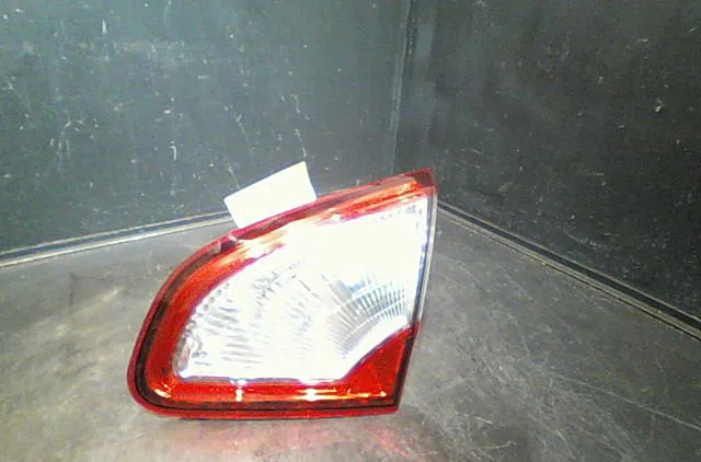 Feu arrière intérieur droit Nissan QASHQAI - QASHQAI 2 I (J10, NJ10, JJ10E) 1.6 dci (2011-2013) 5 portes occasion