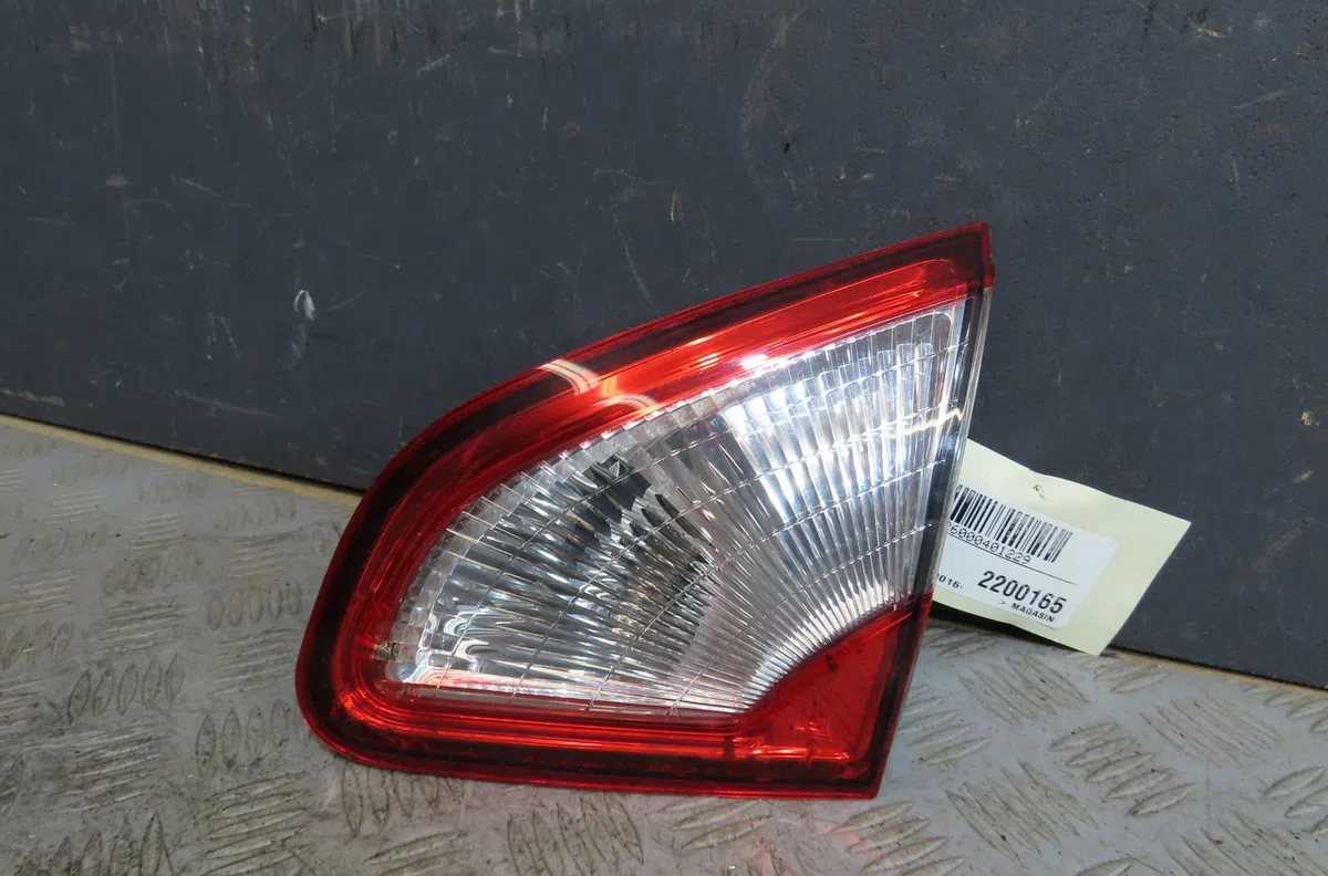 Feu arrière intérieur droit Nissan QASHQAI - QASHQAI 2 I (J10, NJ10, JJ10E) 1.6 dci traction intégrale (2011-2013) occas