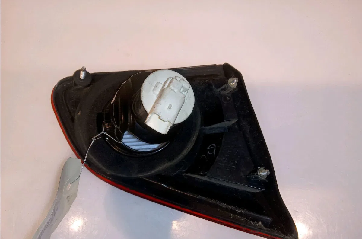 Feu arrière intérieur droit Nissan QASHQAI - QASHQAI 2 I (J10, NJ10, JJ10E) 2.0 dci (2007-2013) occasion