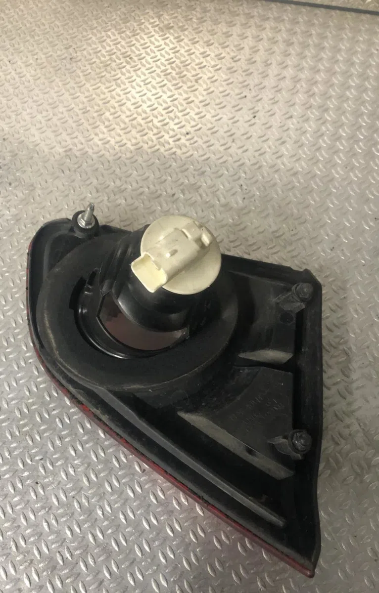 Feu arrière intérieur droit Nissan QASHQAI - QASHQAI 2 I (J10, NJ10, JJ10E) 2.0 dci (2007-2013) occasion