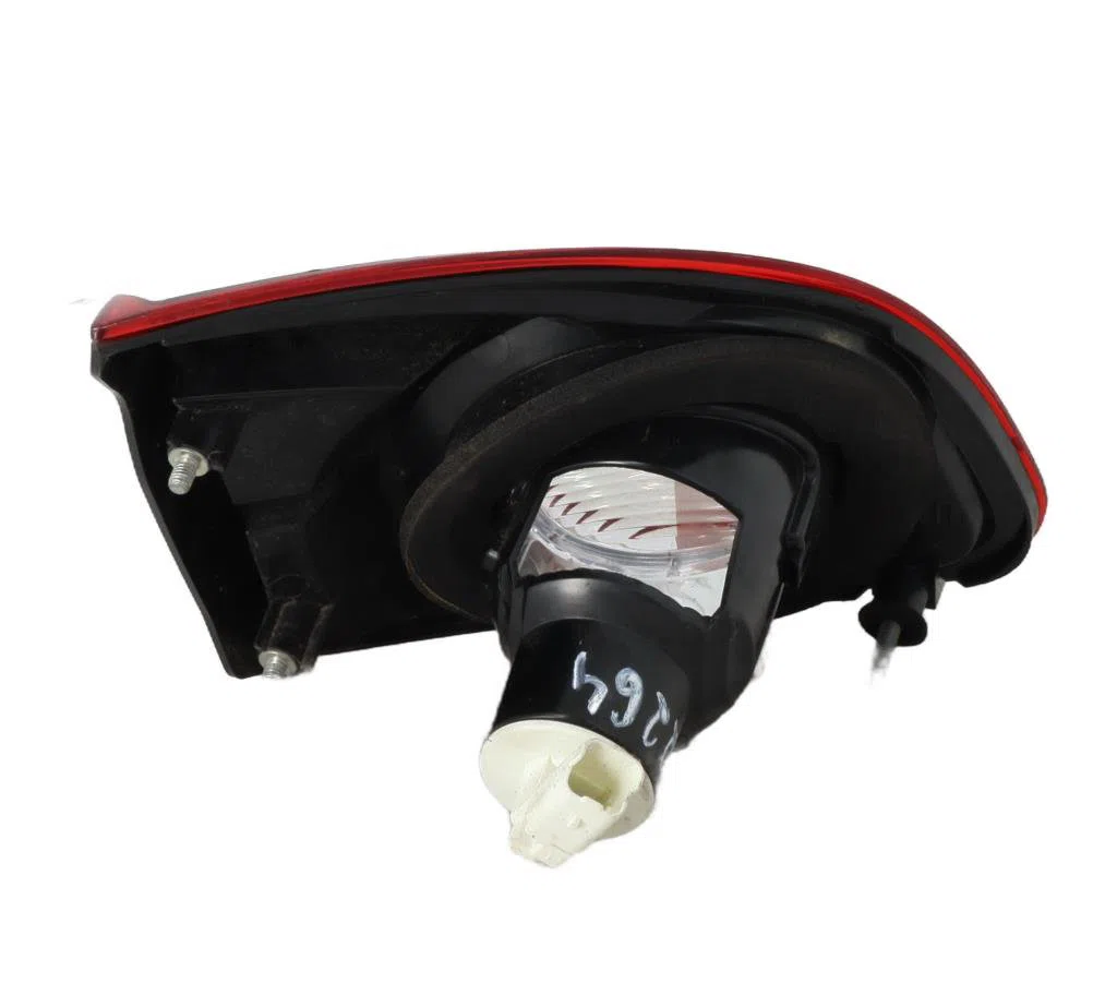 Feu arrière intérieur droit Nissan QASHQAI - QASHQAI 2 I (J10, NJ10, JJ10E) 2.0 dci traction intégrale (2007-2013) 5 por