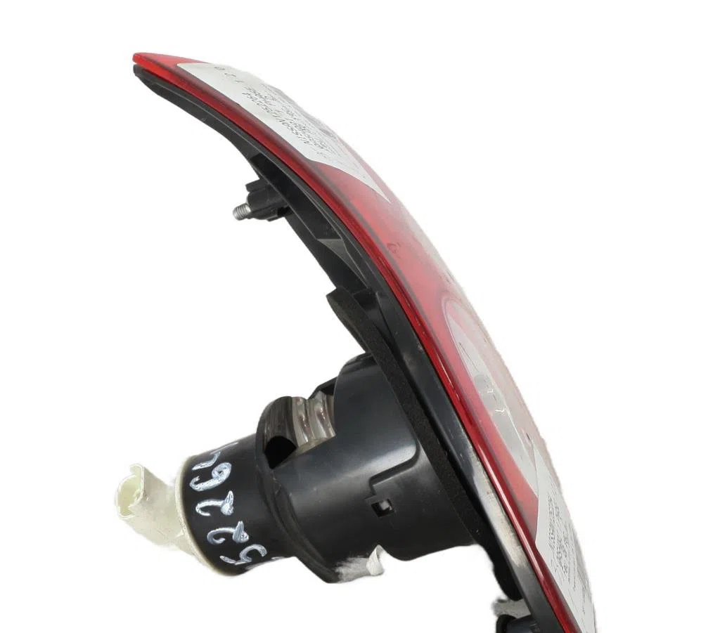 Feu arrière intérieur droit Nissan QASHQAI - QASHQAI 2 I (J10, NJ10, JJ10E) 2.0 dci traction intégrale (2007-2013) 5 por