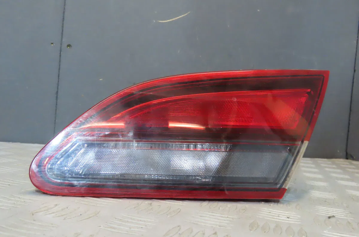 Feu arrière intérieur droit OPEL ASTRA 2013 occasion