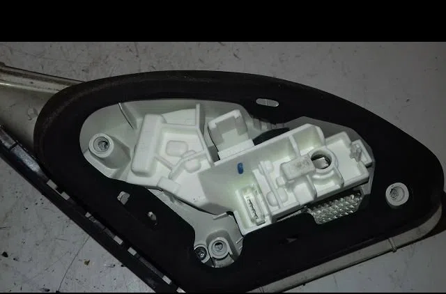 Feu arrière intérieur droit Opel ASTRA J GTC 1.4 (08) (2011-2015) occasion