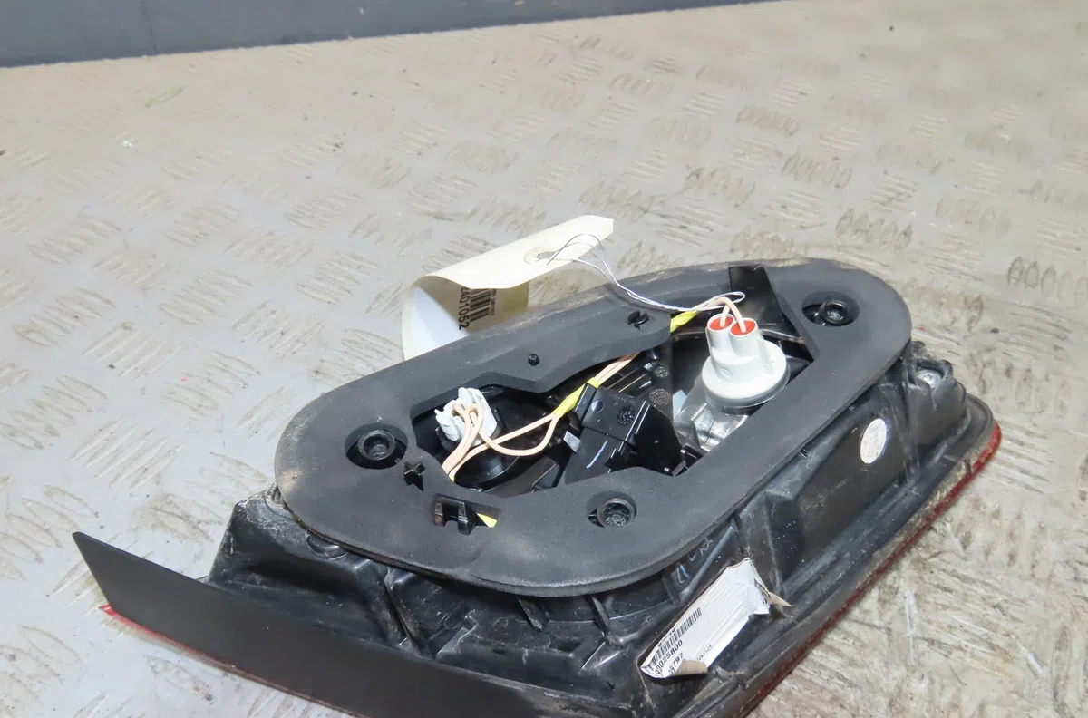 Feu arrière intérieur droit Opel ASTRA J GTC 1.4 (08) (2011-2015) occasion
