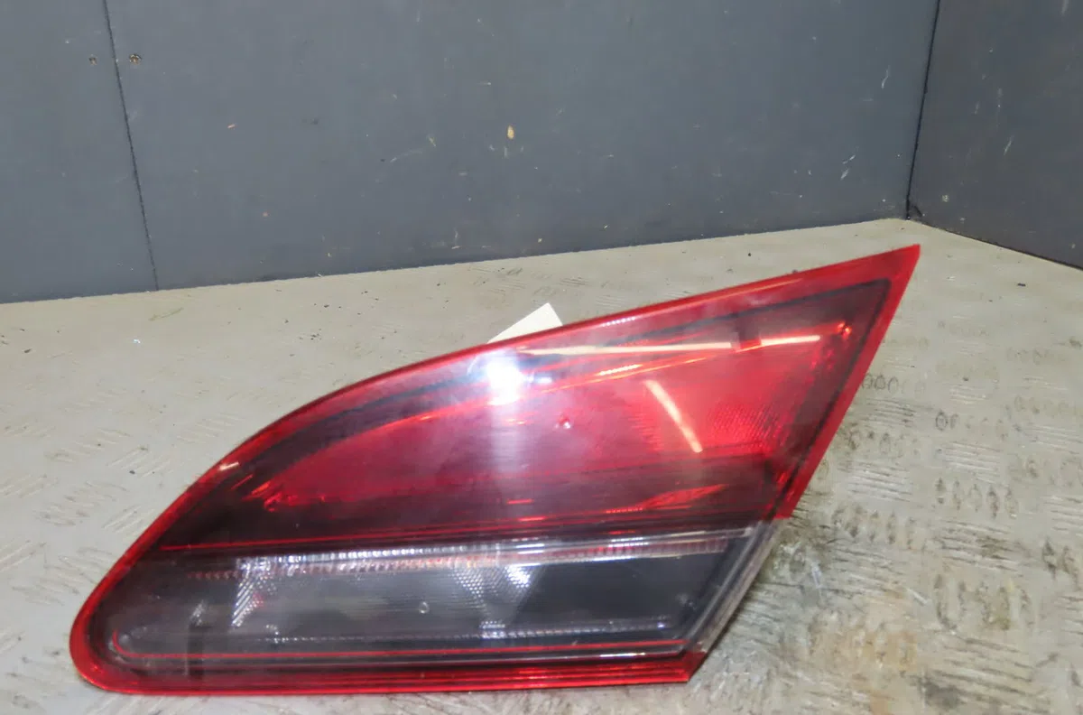 Feu arrière intérieur droit Opel ASTRA J GTC 1.4 (08) (2011-2015) occasion
