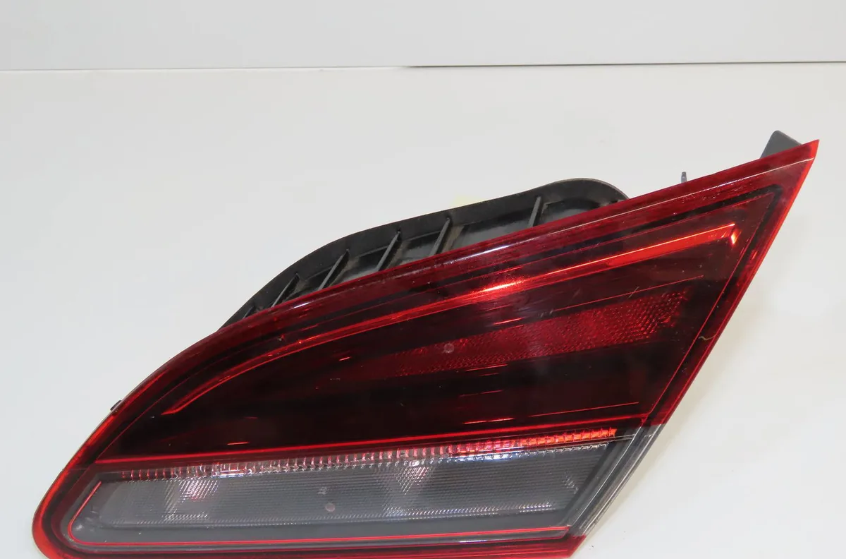 Feu arrière intérieur droit Opel ASTRA J GTC 2.0 cdti (08) (2011-2015) occasion