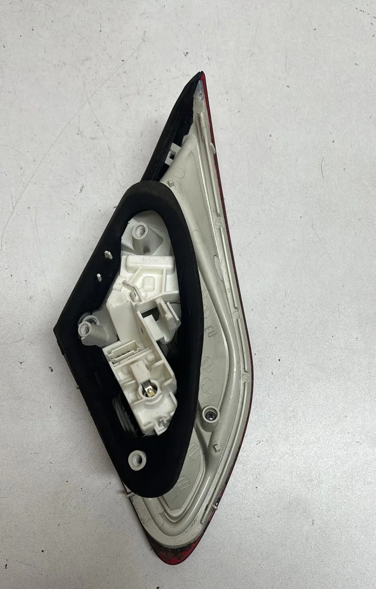 Feu arrière intérieur droit Opel ASTRA J (P10) 1.4 (68) (2009-2015) occasion