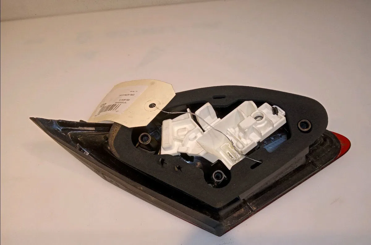 Feu arrière intérieur droit Opel ASTRA J (P10) 1.4 turbo (68) (2010-2015) occasion