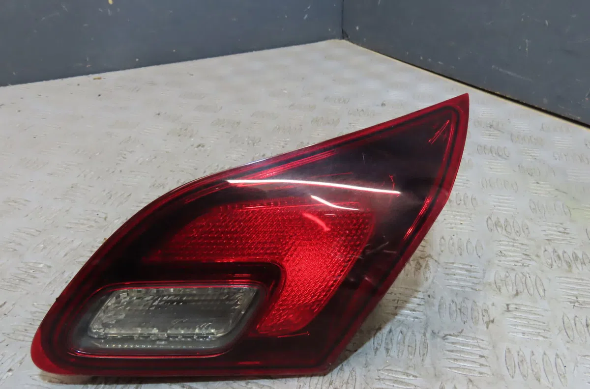 Feu arrière intérieur droit Opel ASTRA J (P10) 1.6 cdti (68) (2013-2015) occasion