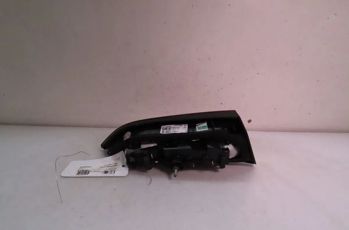 Feu arrière intérieur droit Opel ASTRA J (P10) 1.6 cdti (68) (2013-2015) occasion