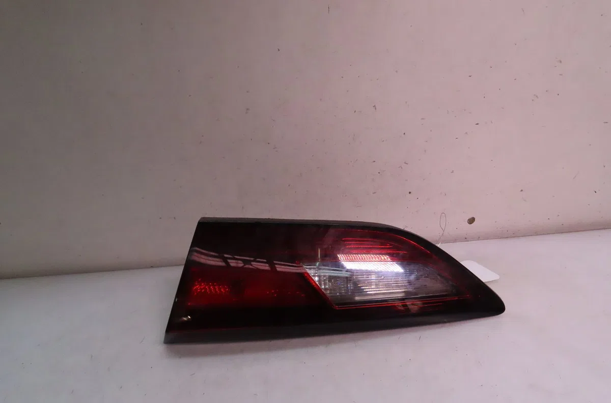 Feu arrière intérieur droit Opel ASTRA J (P10) 1.6 cdti (68) (2013-2015) occasion