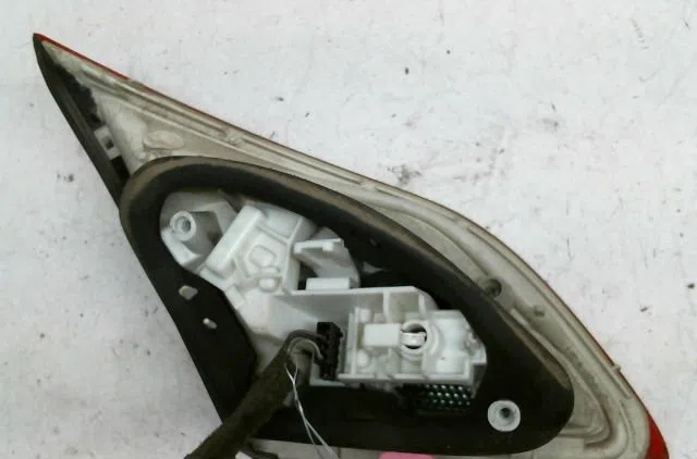 Feu arrière intérieur droit Opel ASTRA J (P10) 1.7 cdti (68) (2009-2015) occasion