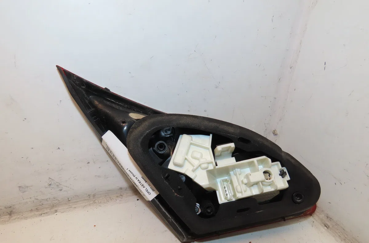 Feu arrière intérieur droit Opel ASTRA J (P10) 1.7 cdti (68) (2009-2015) occasion