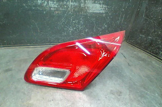 Feu arrière intérieur droit Opel ASTRA J (P10) 1.7 cdti (68) (2009-2015) occasion