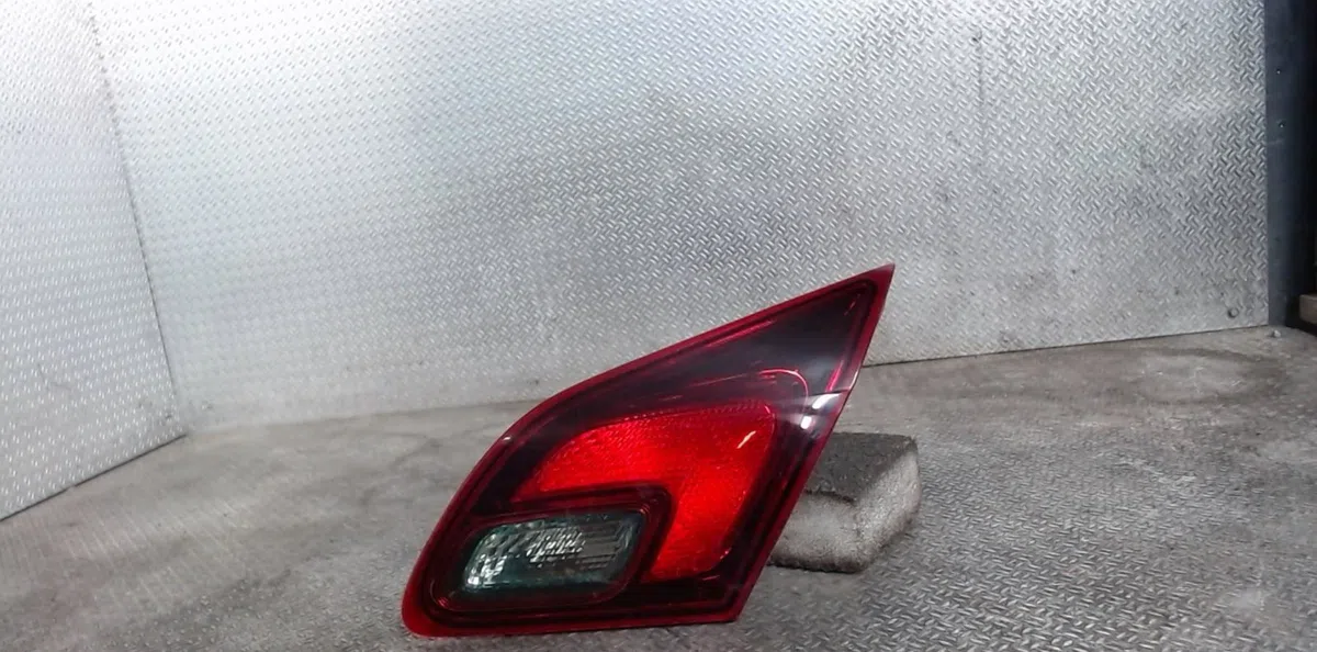 Feu arrière intérieur droit OPEL ASTRA J PHASE 1 occasion