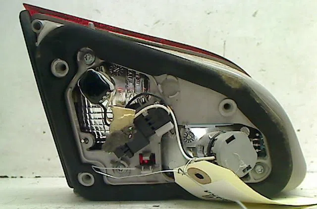 Feu arrière intérieur droit Opel ASTRA J Sports Tourer (P10) 1.7 cdti (35) (2010-2015) occasion