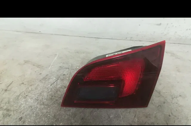 Feu arrière intérieur droit Opel ASTRA J Sports Tourer (P10) 2.0 cdti (35) (2010-2015) occasion