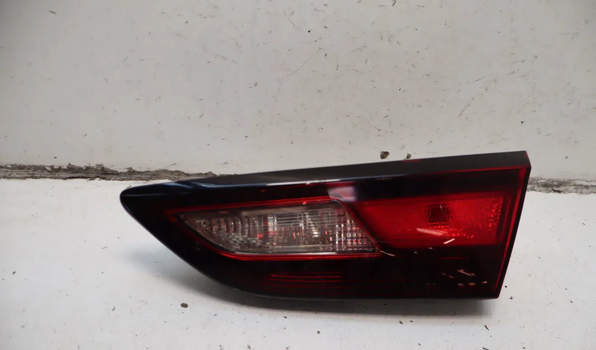 Feu arrière intérieur droit Opel ASTRA K (B16) 1.0 turbo (68) (2015) occasion