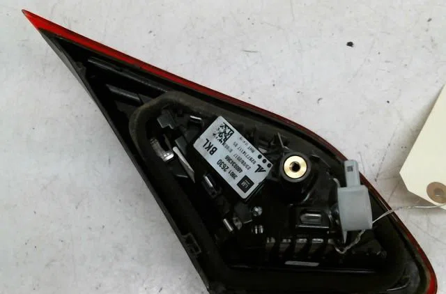 Feu arrière intérieur droit Opel CORSA E (X15) 1.4 turbo (08, 68) (2014-2019) occasion