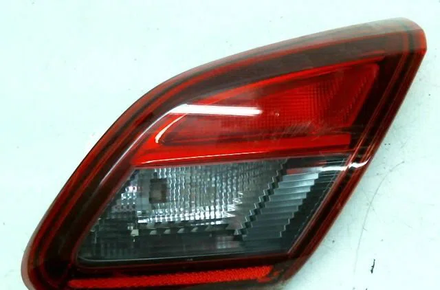 Feu arrière intérieur droit Opel CORSA E (X15) 1.4 turbo (08, 68) (2014-2019) occasion