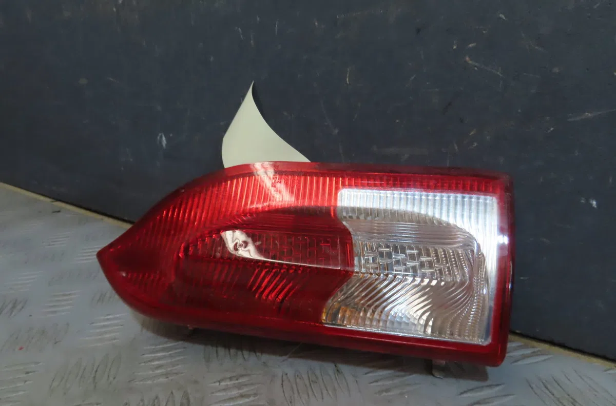 Feu arrière intérieur droit Opel INSIGNIA A Sports Tourer (G09) 2.0 cdti (35) (2008-2015) occasion