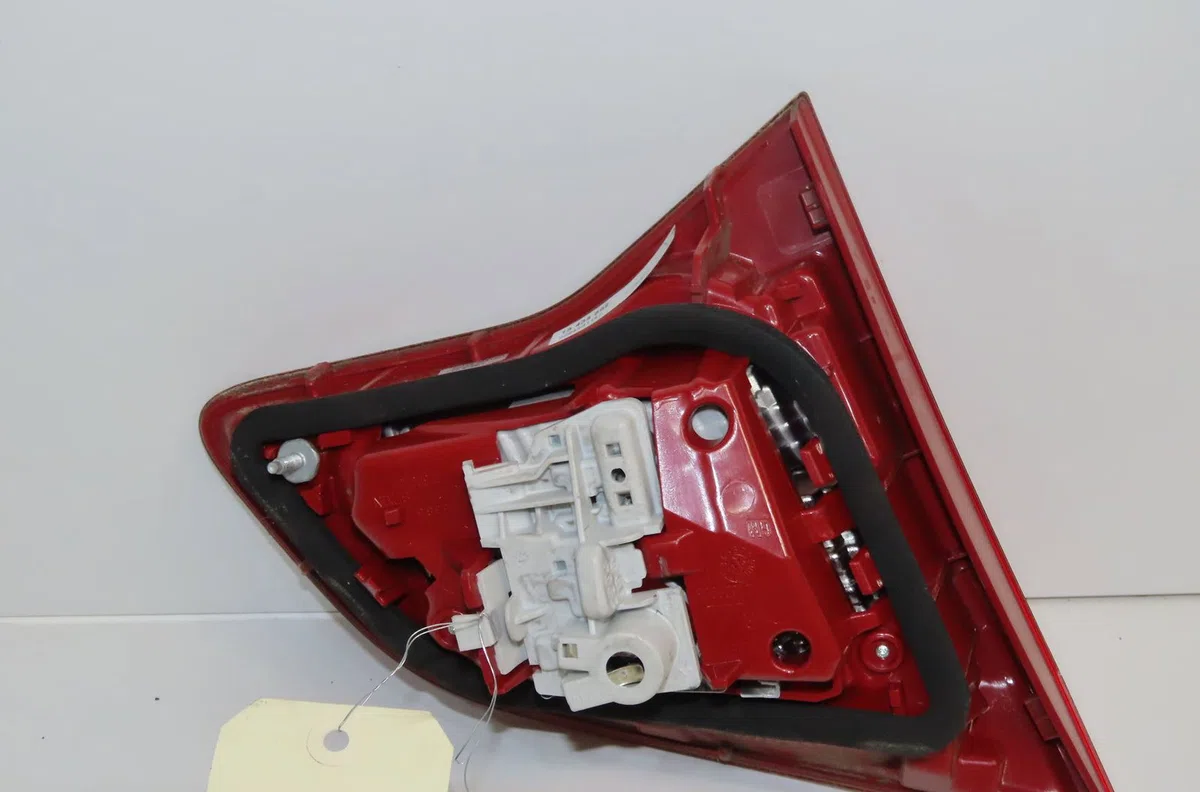 Feu arrière intérieur droit Opel MERIVA B Monospace (S10) 1.4 (75) (2010-2017) occasion
