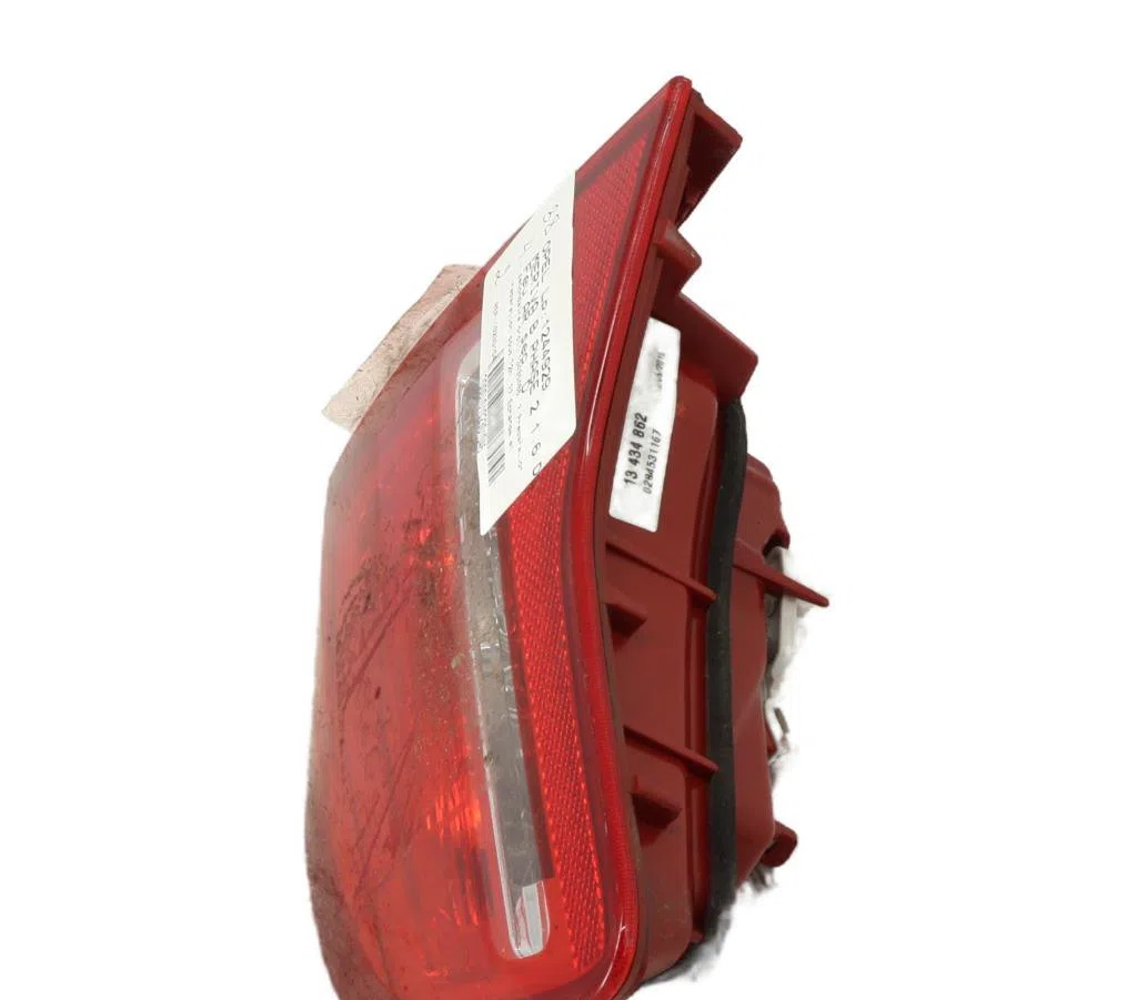Feu arrière intérieur droit Opel MERIVA B Monospace (S10) 1.6 cdti (75) (2014-2017) occasion